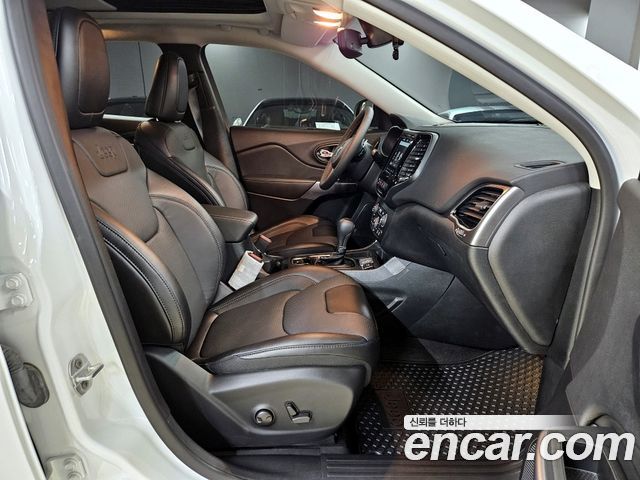 Jeep Cherokee 2022 — photo 12