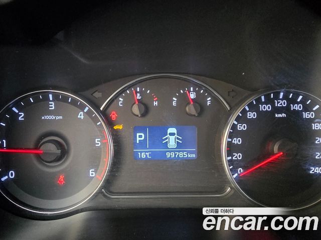 Kia Carens 2015 — photo 8