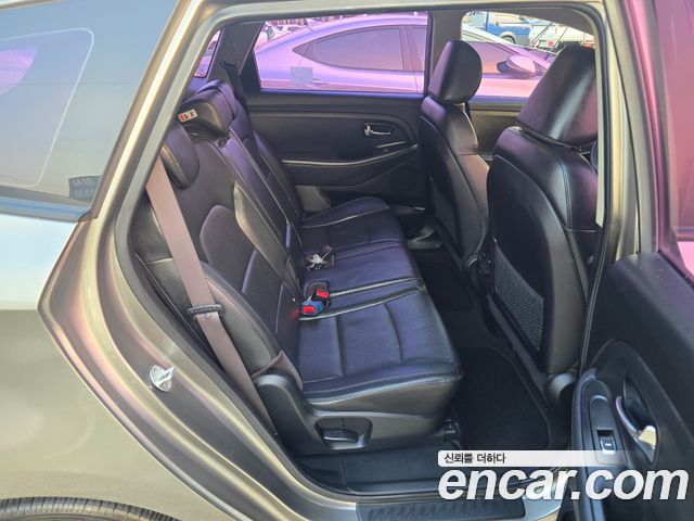 Kia Carens 2015 — photo 14