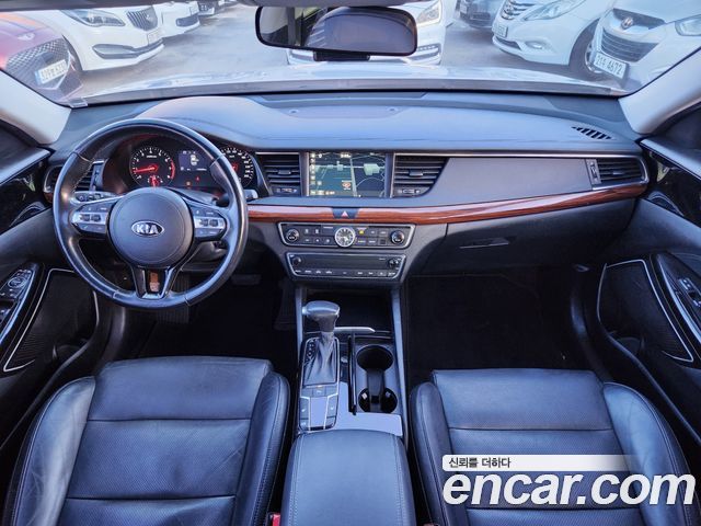 Kia K7 2017 — photo 11