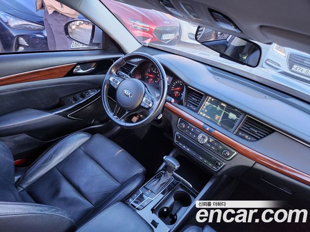 Kia K7 2017 — photo 12
