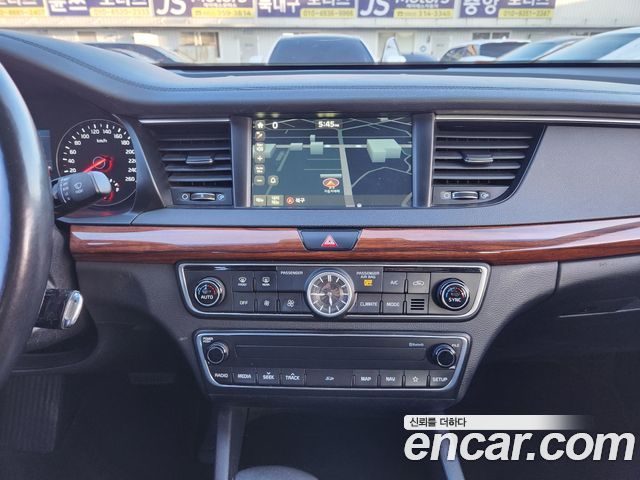 Kia K7 2017 — photo 16
