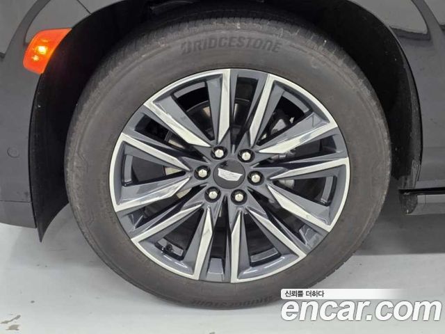 Cadillac Escalade 2023 — photo 10