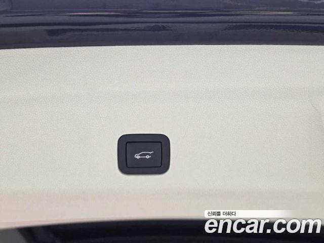 Cadillac Escalade 2023 — photo 13