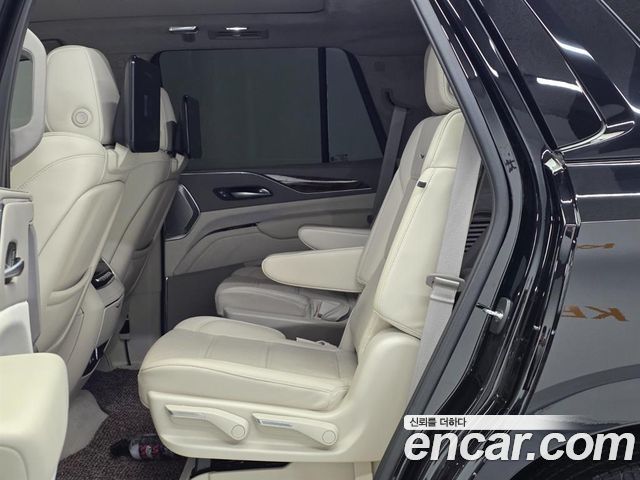 Cadillac Escalade 2023 — photo 16