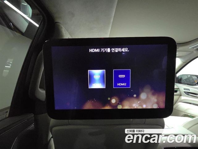 Cadillac Escalade 2023 — photo 17