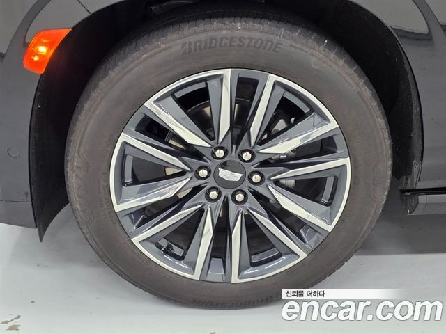 Cadillac Escalade 2023 — photo 19