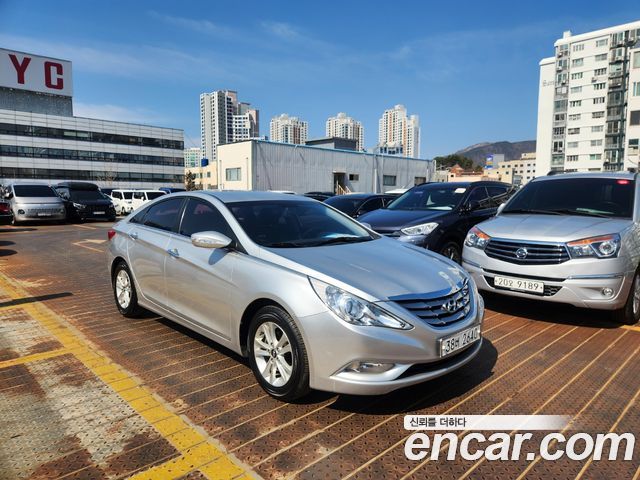 Hyundai Sonata 2010 — photo 1