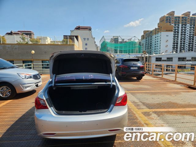 Hyundai Sonata 2010 — photo 12