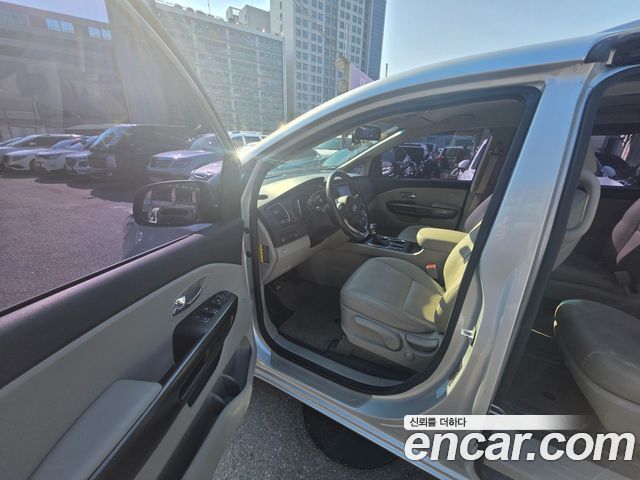 Kia Canival 2020 — photo 10