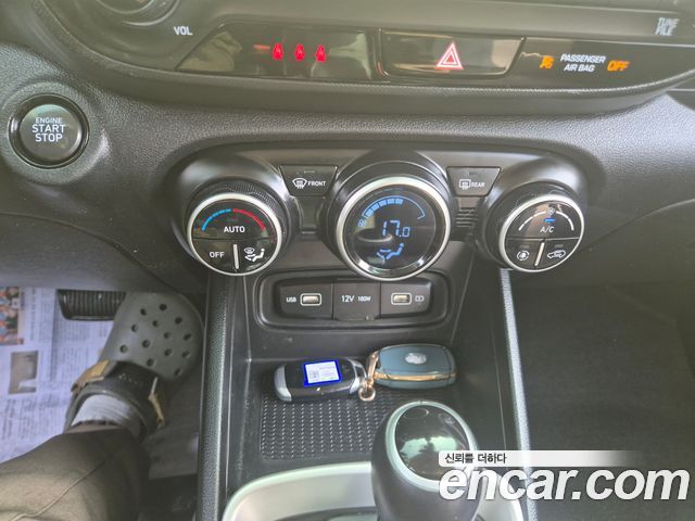 Hyundai Venue 2022 — photo 11