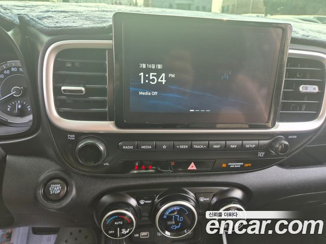 Hyundai Venue 2022 — photo 12