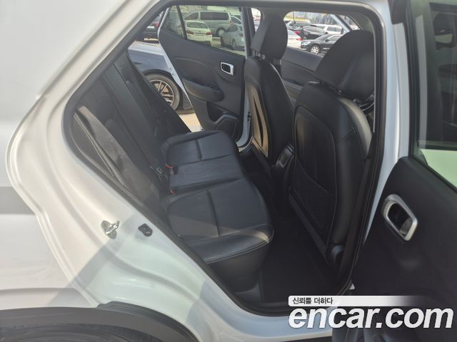 Hyundai Venue 2022 — photo 18