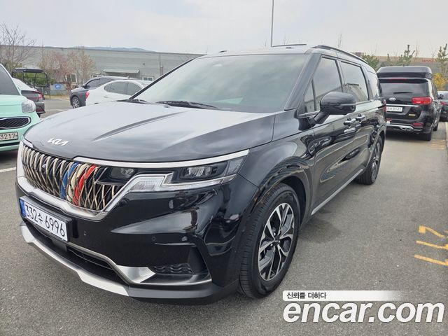 Kia Canival 2023 — photo 1