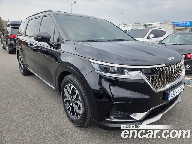 Kia Canival 2023 — photo 2
