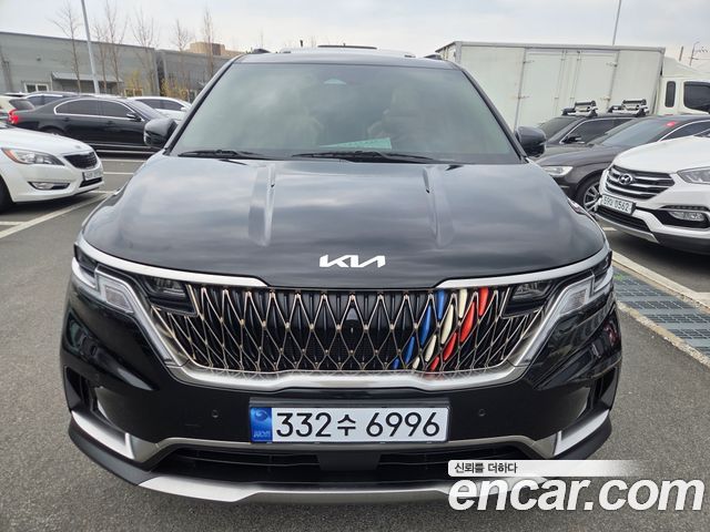 Kia Canival 2023 — photo 3