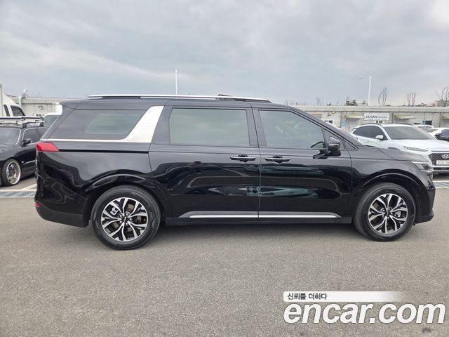 Kia Canival 2023 — photo 6