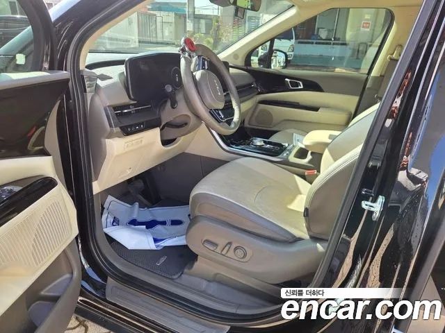 Kia Canival 2023 — photo 7