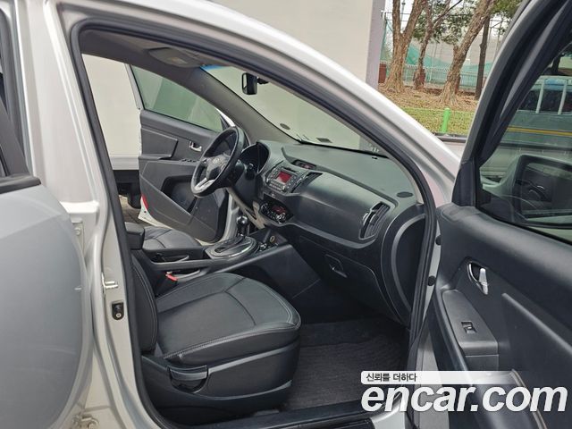 Kia Sportage 2012 — photo 14
