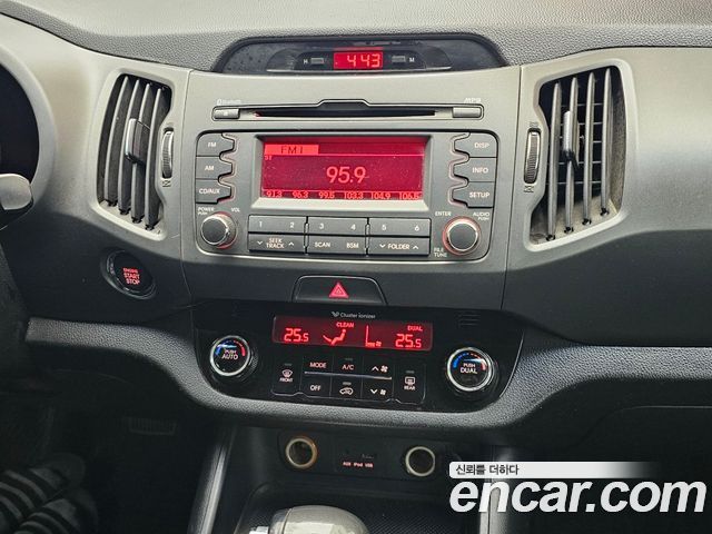 Kia Sportage 2012 — photo 17