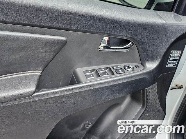 Kia Sportage 2012 — photo 18