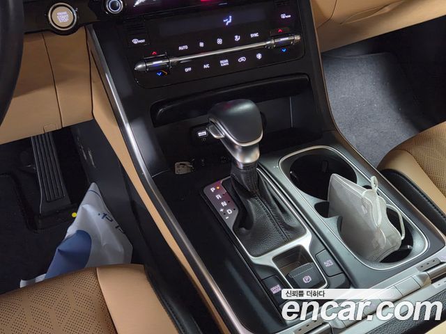 Kia Canival 2021 — photo 9