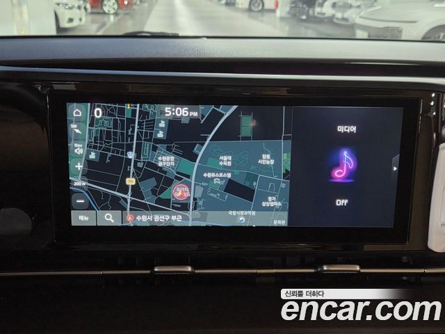 Kia Canival 2021 — photo 16