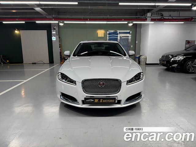 Jaguar XF 2014 — photo 2