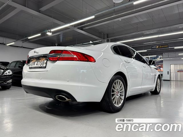 Jaguar XF 2014 — photo 7