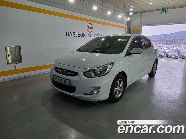Hyundai Accent 2012 — photo 2