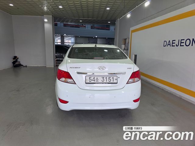 Hyundai Accent 2012 — photo 4