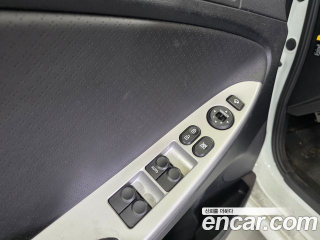 Hyundai Accent 2012 — photo 9