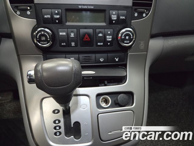 Kia Canival 2014 — photo 9