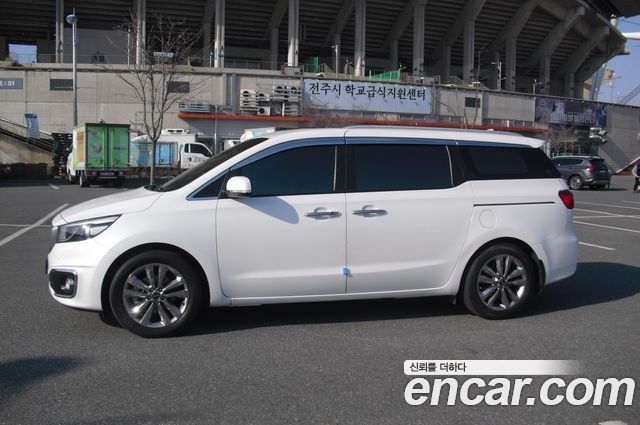 Kia Canival 2015 — photo 2