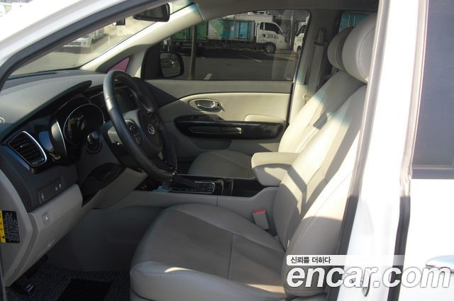 Kia Canival 2015 — photo 6