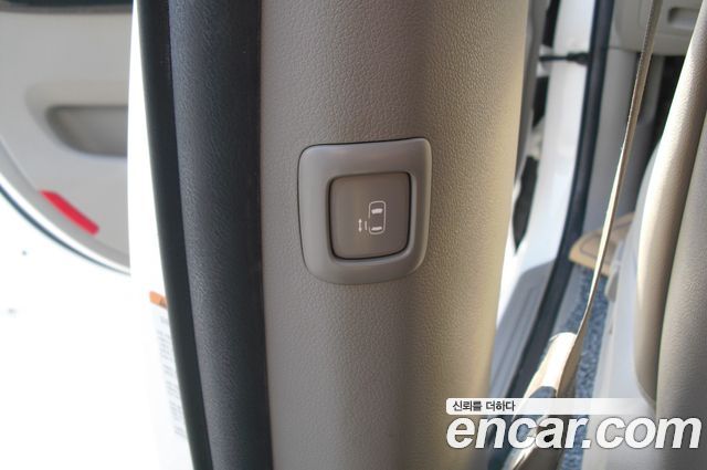 Kia Canival 2015 — photo 12