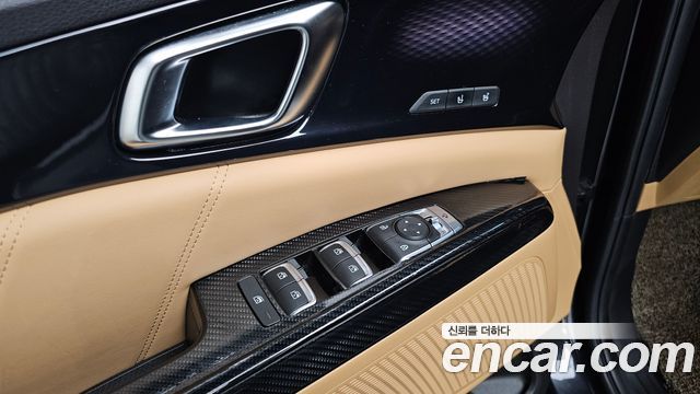 Kia Canival 2021 — photo 17