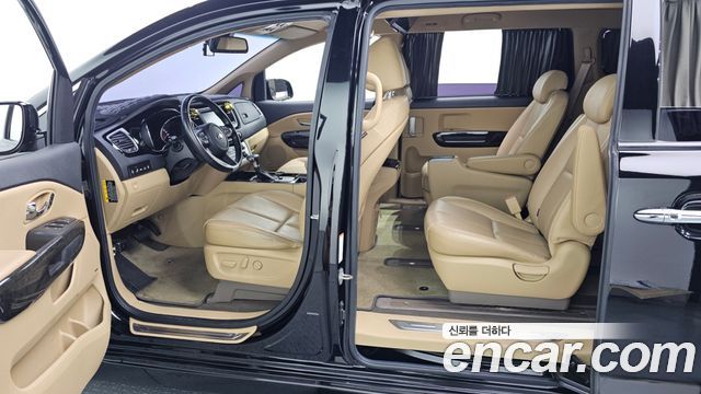 Kia Canival 2019 — photo 10