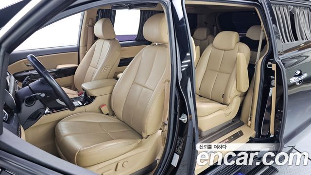 Kia Canival 2019 — photo 11