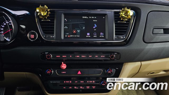Kia Canival 2019 — photo 14