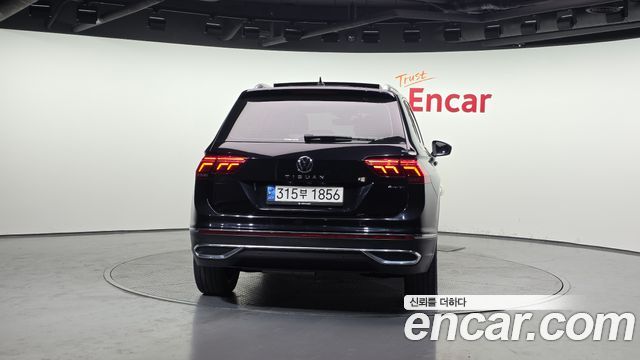 Volkswagen Tiguan 2021 — photo 4