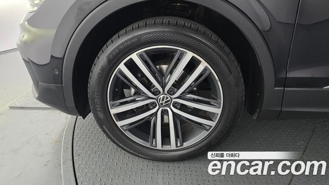 Volkswagen Tiguan 2021 — photo 5