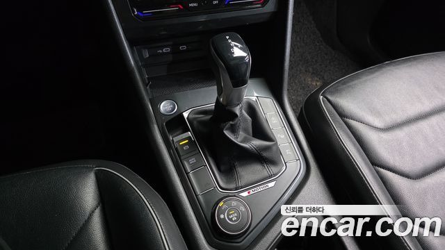 Volkswagen Tiguan 2021 — photo 9