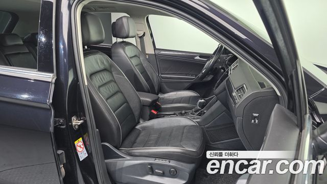 Volkswagen Tiguan 2021 — photo 10