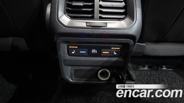 Volkswagen Tiguan 2021 — photo 17