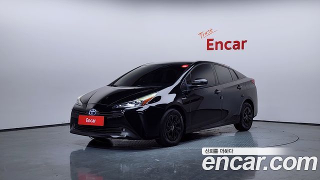 Toyota Prius 2019 — photo 1