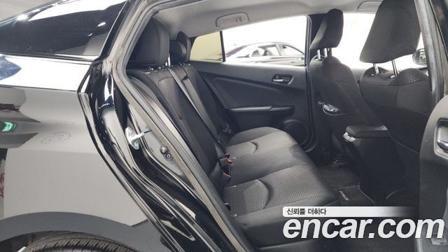 Toyota Prius 2019 — photo 12