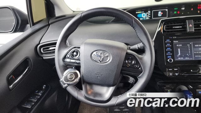 Toyota Prius 2019 — photo 13