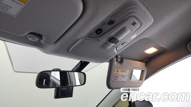 Toyota Prius 2019 — photo 19