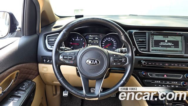 Kia Canival 2017 — photo 13